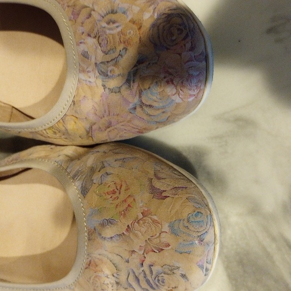 5Th Avenue Ballerina Slipon - Picture 3 of 8